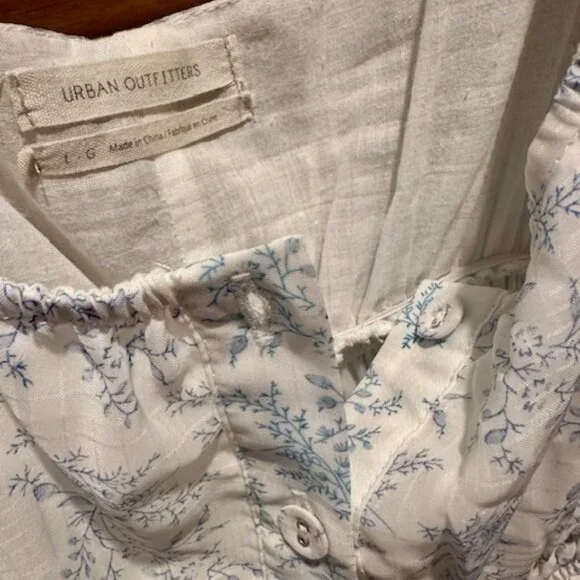 Urban Outfitters blue & white floral maxi dress with buttons - size Large - Picture 4 of 4